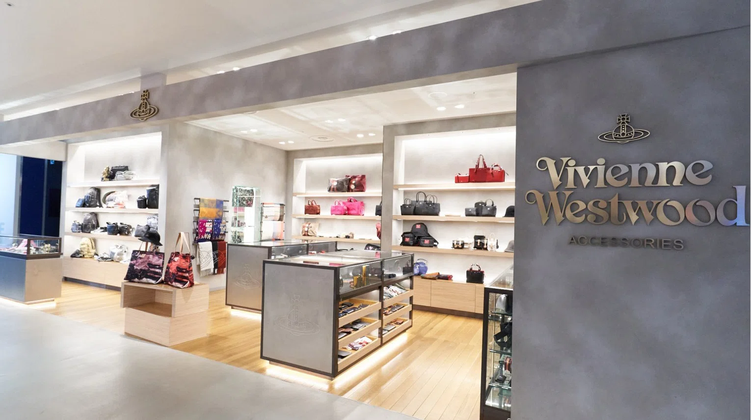 Banner 1 - Vivienne Westwood France