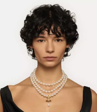 Collier ras-du-cou à trois rangs de perles